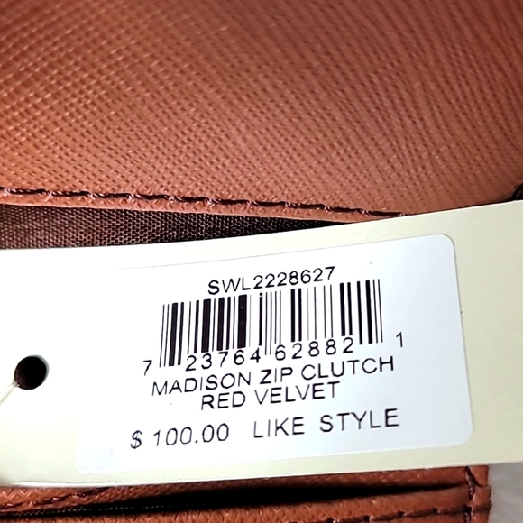 Fossil Red Velvet Leather Madison Clutch Wallet - Picture 5 of 6